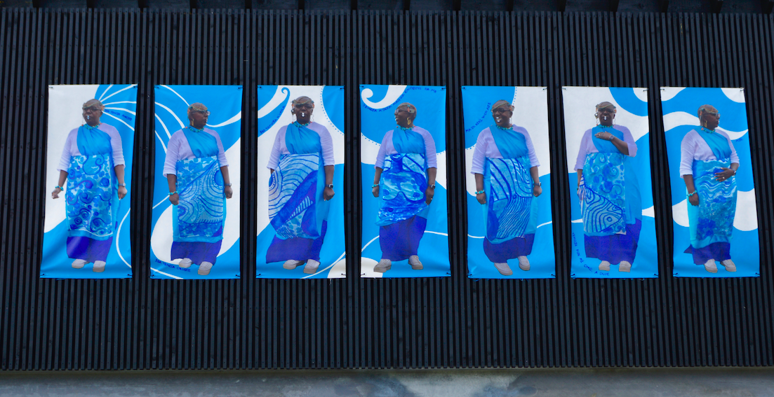 Adeola, Elemental Gestures: Towards a Feeling of Home by Catriona Abuneke. Ystumiau Elfennol: Tuag at Deimlo Cartref